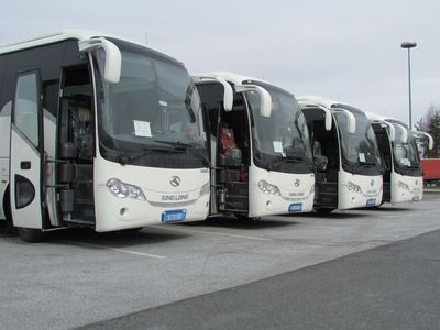 Vegatrans Bus-Transport auf eigener Achse