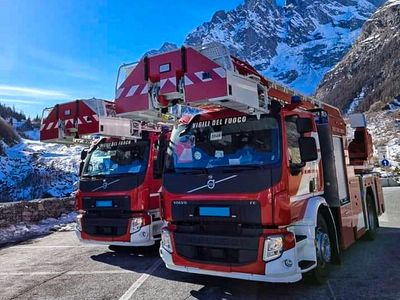 Feuerwehrfahrzeug-Transport per eigener Achse
