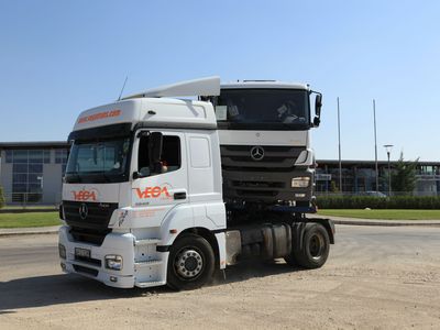 Tractor-trailer transport